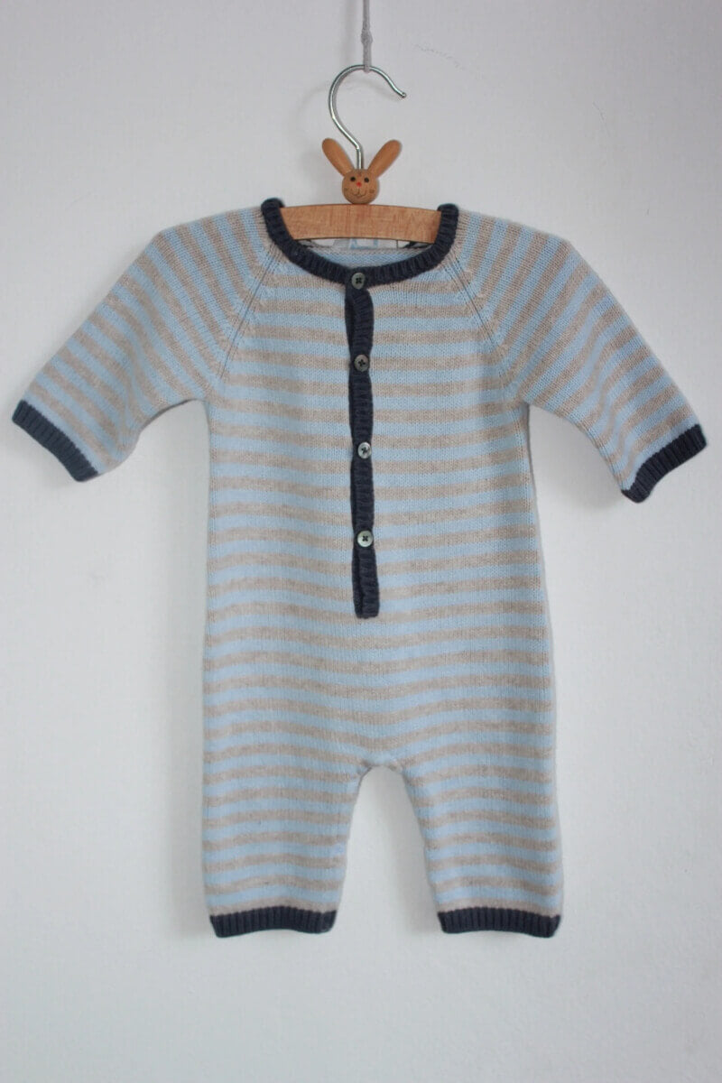 tweedehands unisex katoenen blauw met beige gestreepte playsuit in maat 56 van jacadi voor een baby