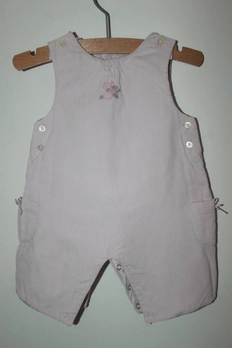 tweedehands katoenen roze ribfluwelen mouwloze salopette / tuinbroek van jacadi in maat 62 voor een baby meisje