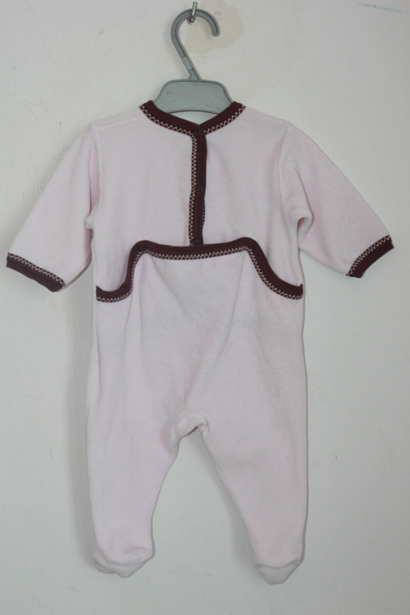 tweedehands roze velours playsuit met lange mouwen van petit bateau in maat 62