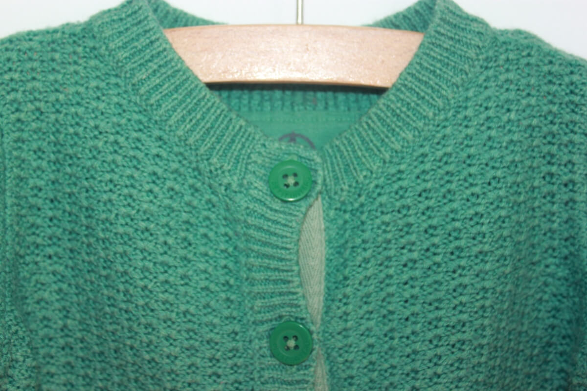 tweedehands groen winters vest in maat 80 voor een baby meisje van petit bateau