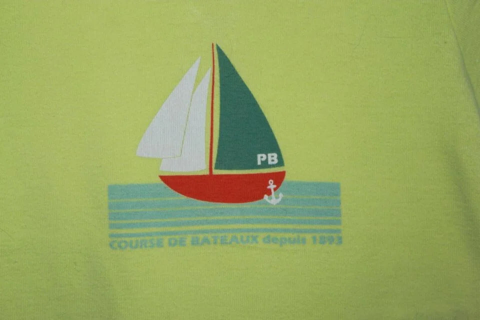 preloved katoenen geel t-shirtje met korte mouwen en zeilboot van petit bateau in maat 68 voor een baby jongen